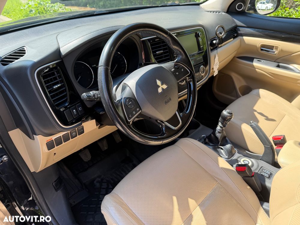 Mitsubishi Outlander 2.2 Litre DI-D AWD Instyle - 6