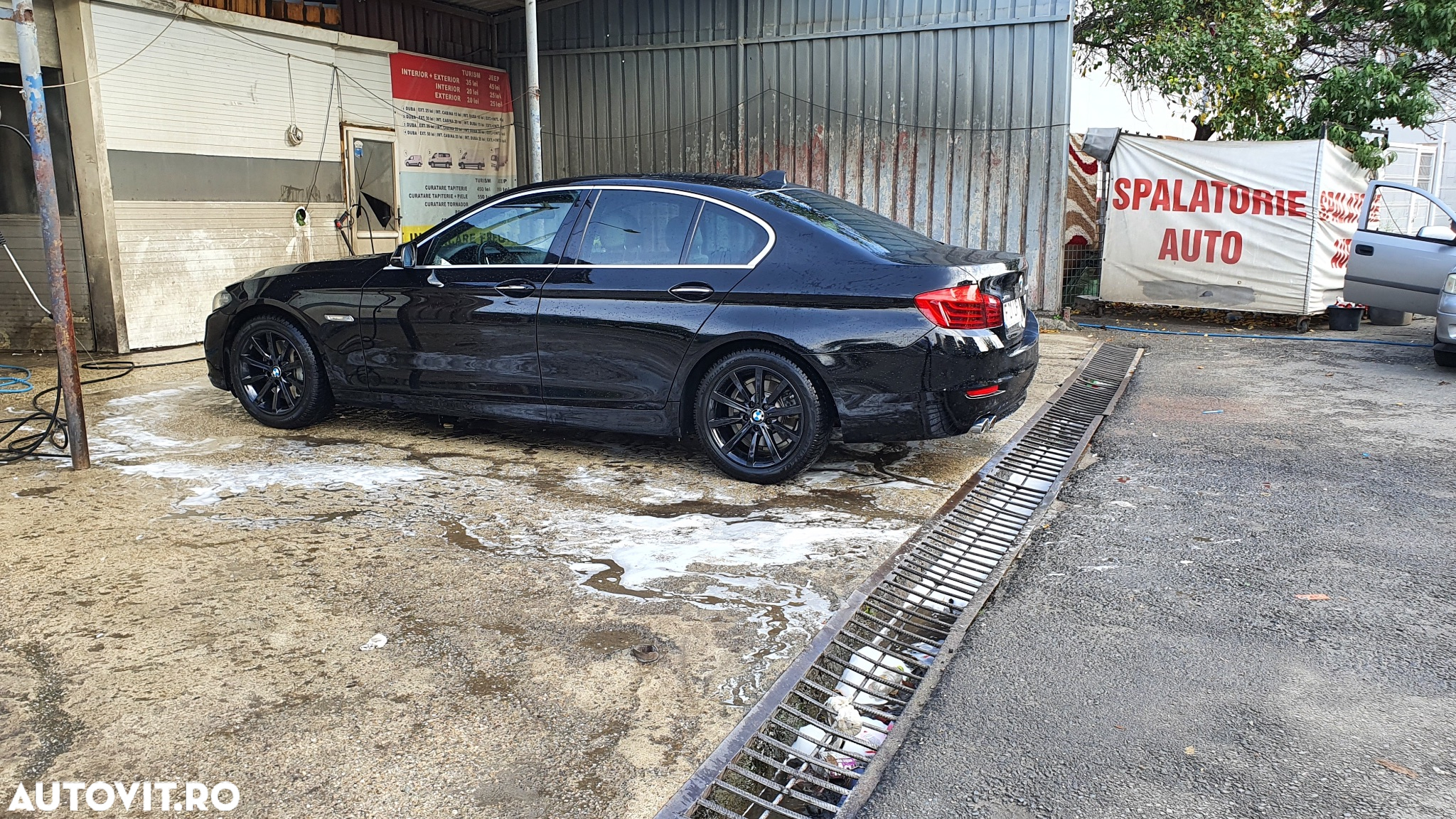BMW Seria 5 525d xDrive AT - 20