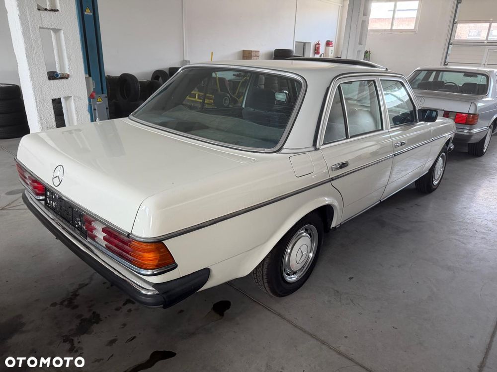 Mercedes-Benz W123 ver-260-se - 3