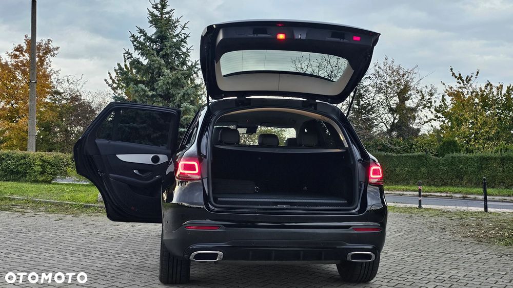 Mercedes-Benz GLC 300 e 4-Matic - 40