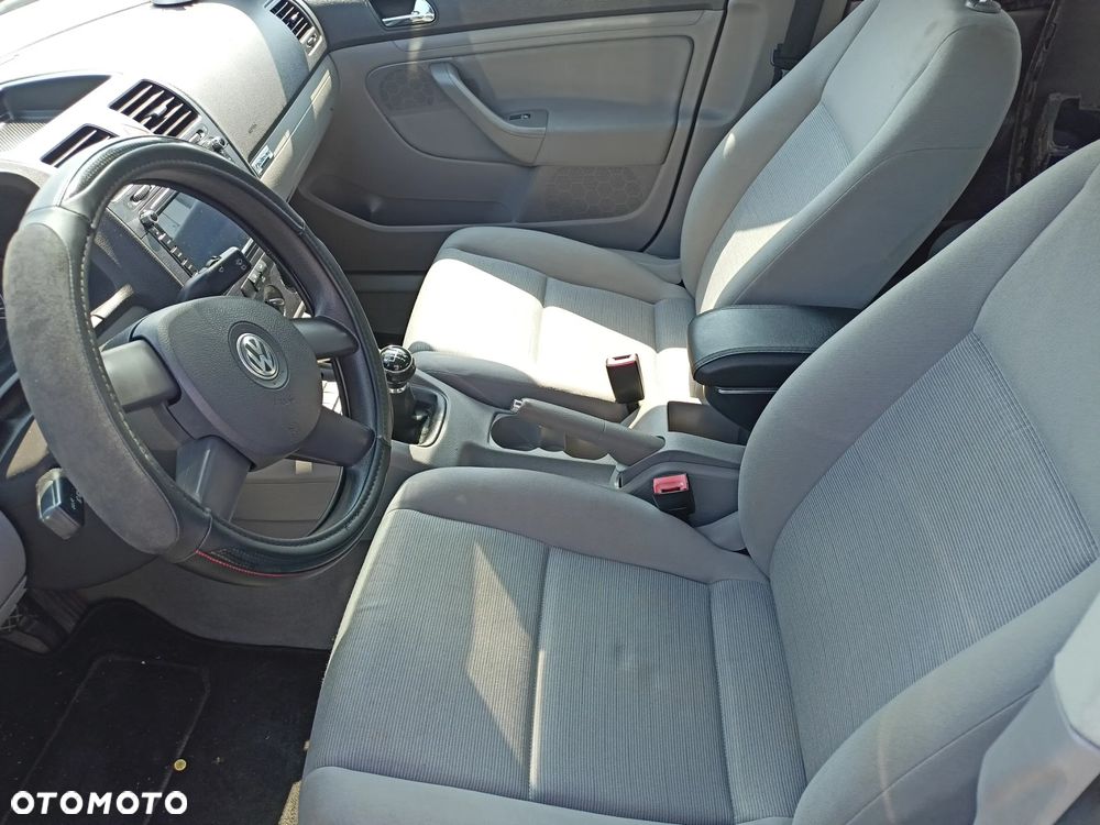 Volkswagen Golf - 8