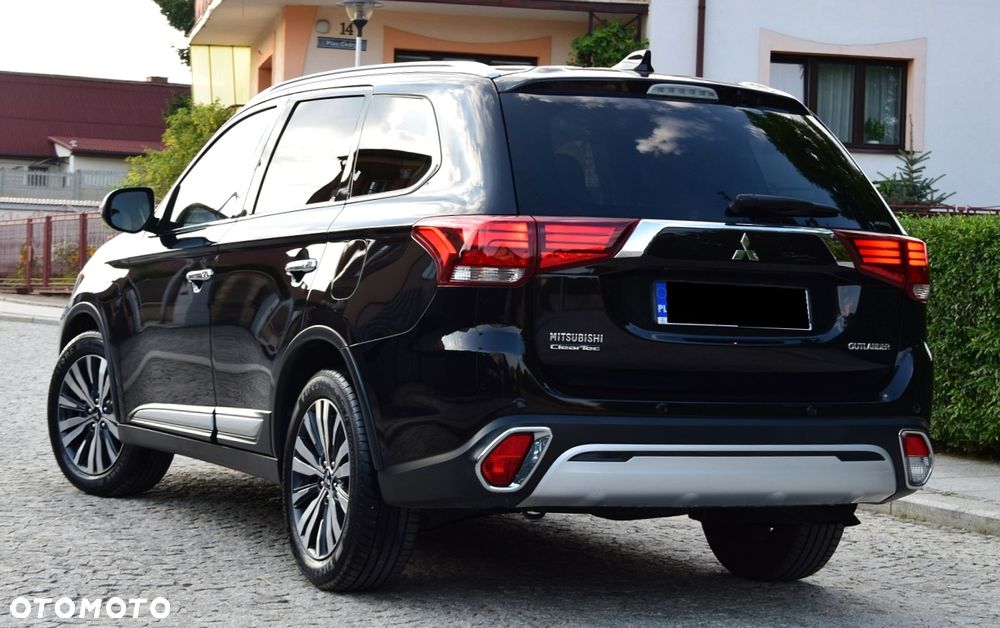 Mitsubishi Outlander - 4