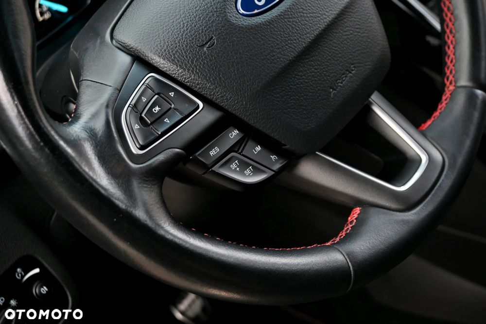 Ford Kuga 2.0 TDCi 4x4 ST-Line - 35