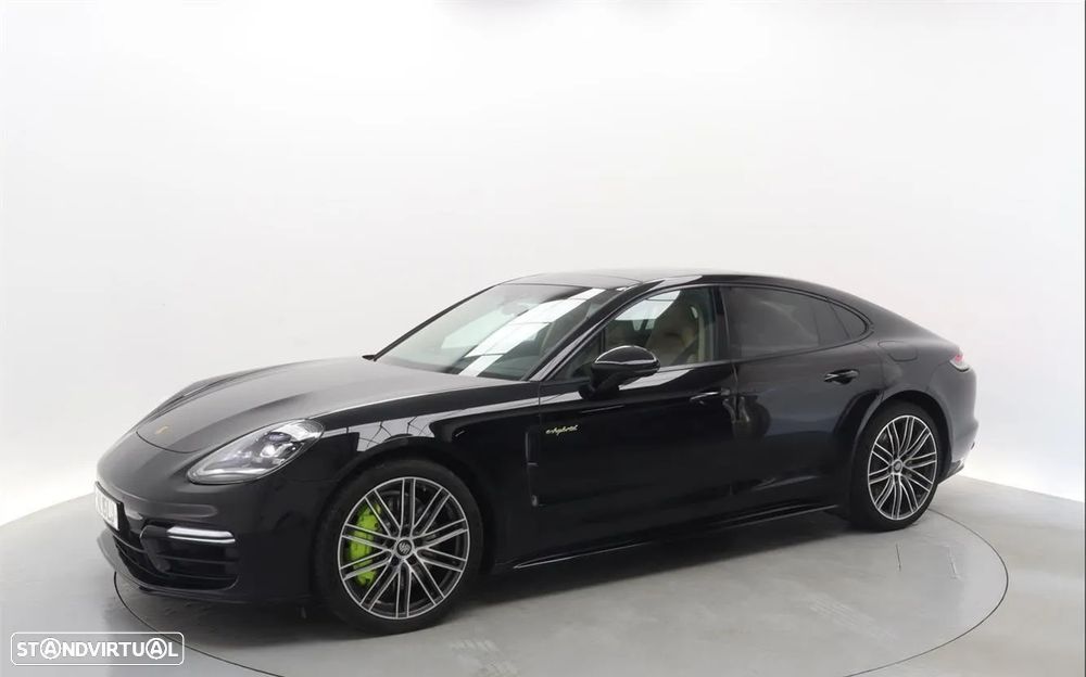 Porsche Panamera 4 E-Hybrid - 3