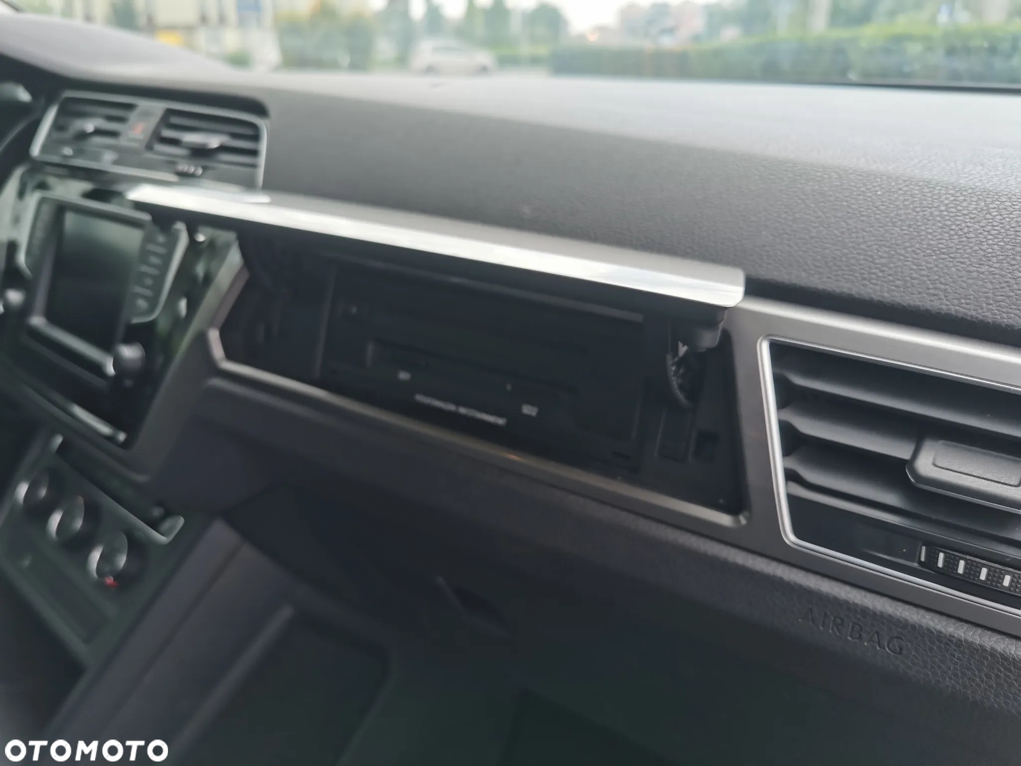 Volkswagen Touran 1.6 TDI SCR (BlueMotion Technology) DSG Comfortline - 13