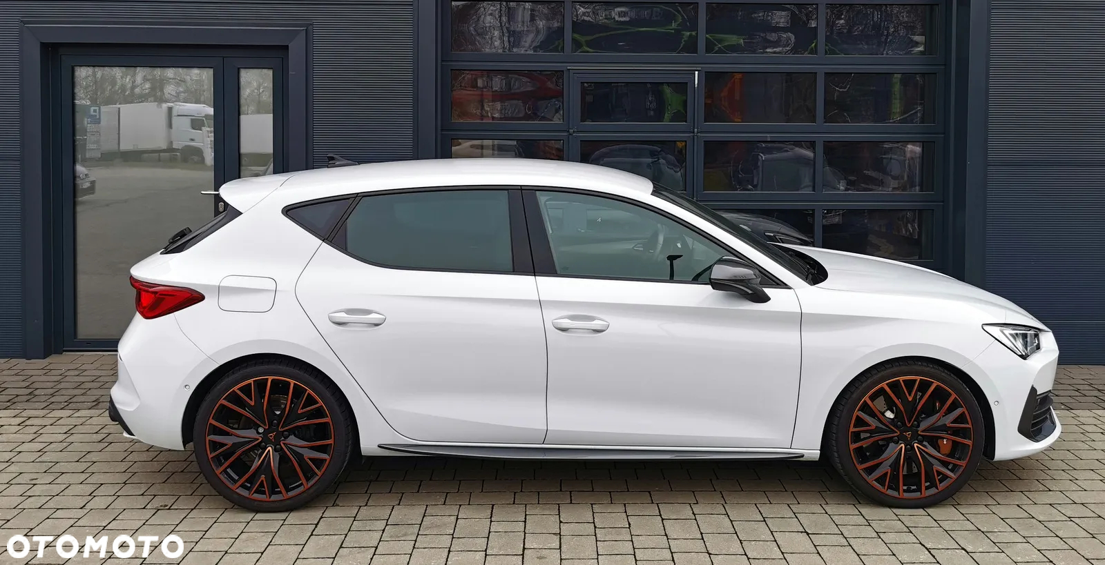 Cupra Leon 2.0 TSI VZ DSG - 2