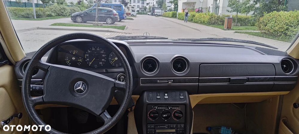 Mercedes-Benz W123 - 7