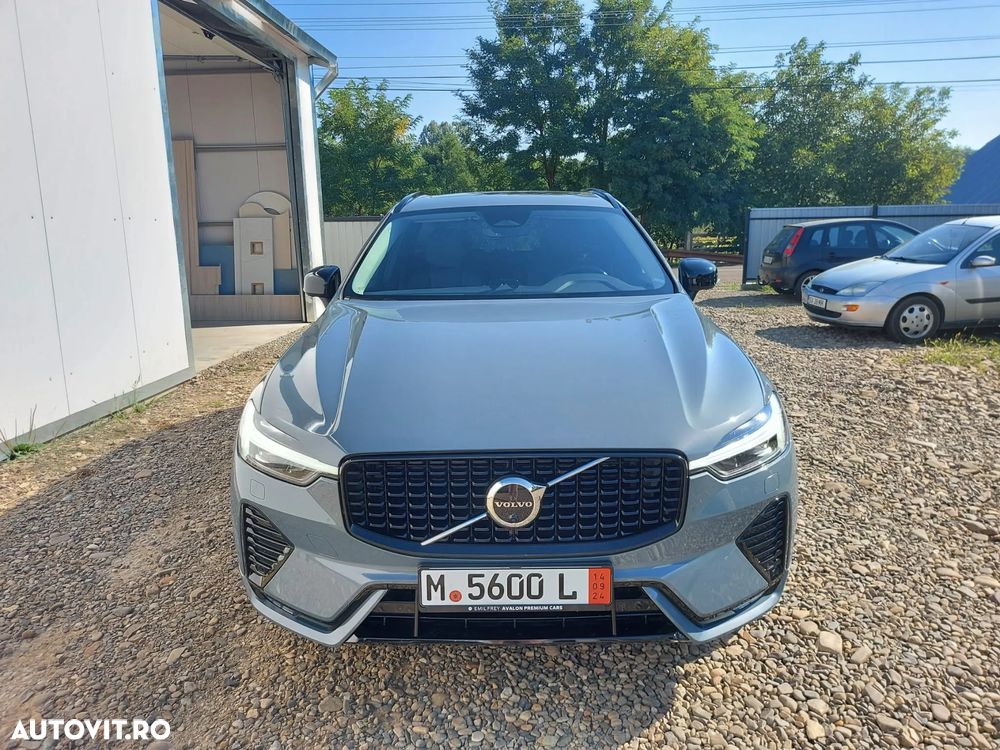 Volvo XC 60 B4 D Plus Dark - 21