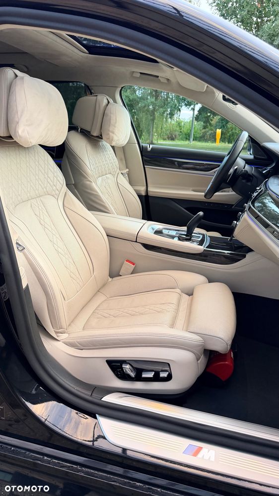 BMW Seria 7 745Le xDrive sport - 27