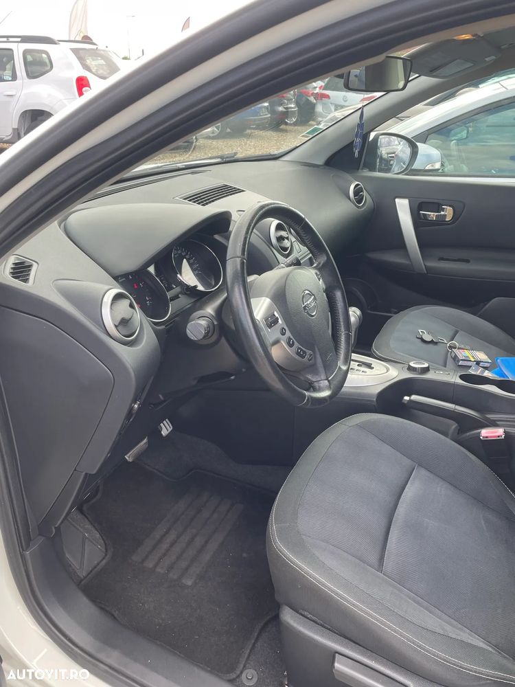 Nissan Qashqai 2.0 DCI 4 x 4 DPF Aut acenta - 10