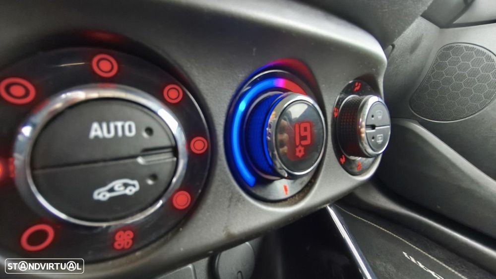 Opel Adam 1.0 T Black Jack - 29