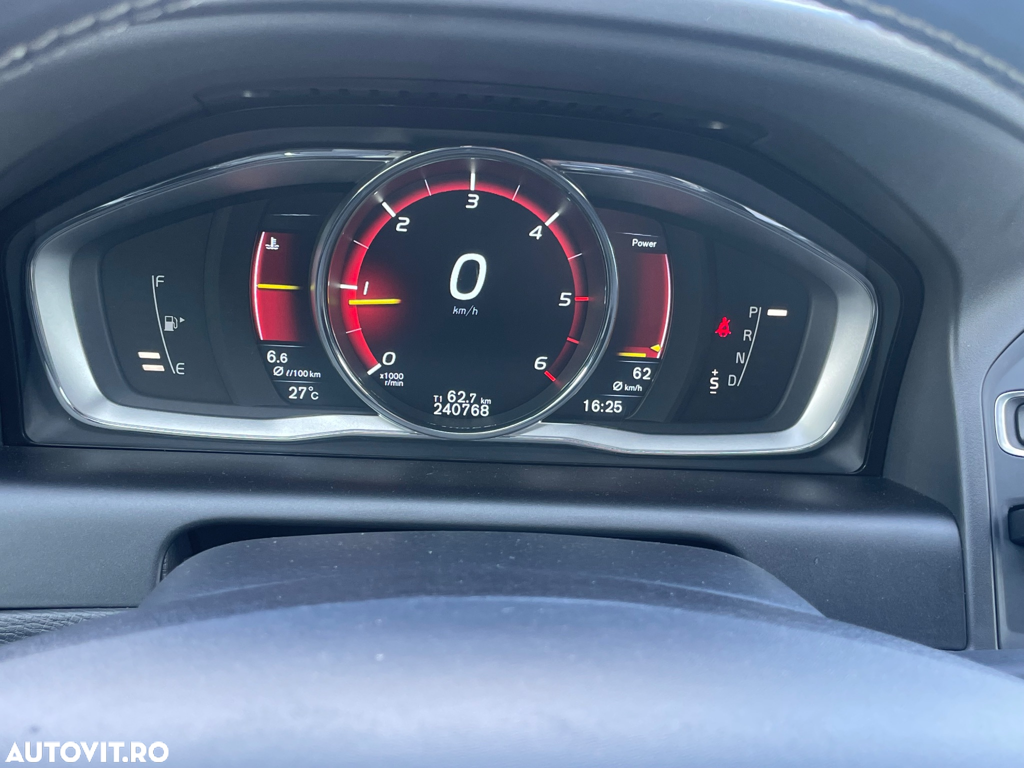 Volvo XC 60 D4 AWD R-Design - 14
