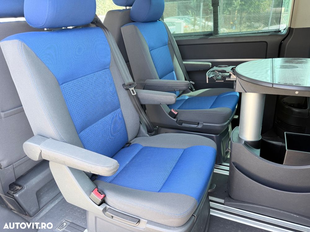 Volkswagen Multivan - 11