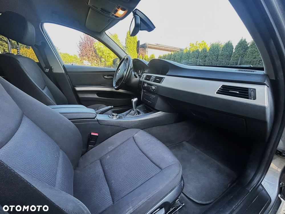 BMW Seria 3 318d - 10
