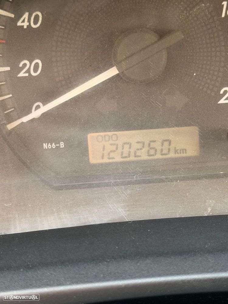 Toyota Hilux 4x4 - 13