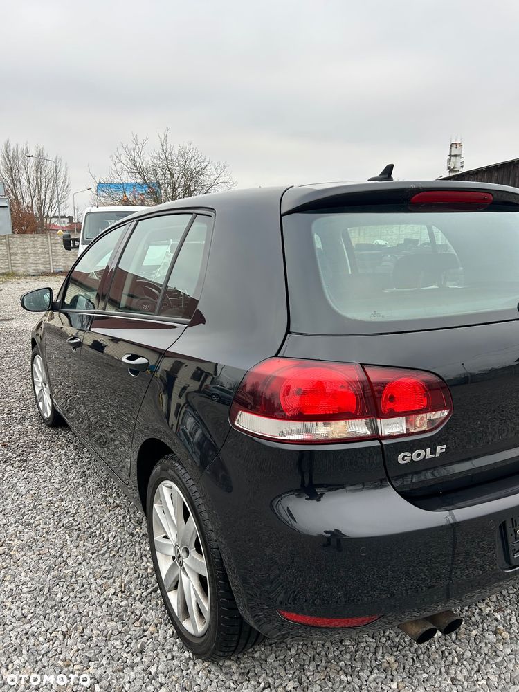 Volkswagen Golf - 6
