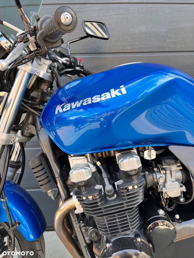 Kawasaki ZR - 28