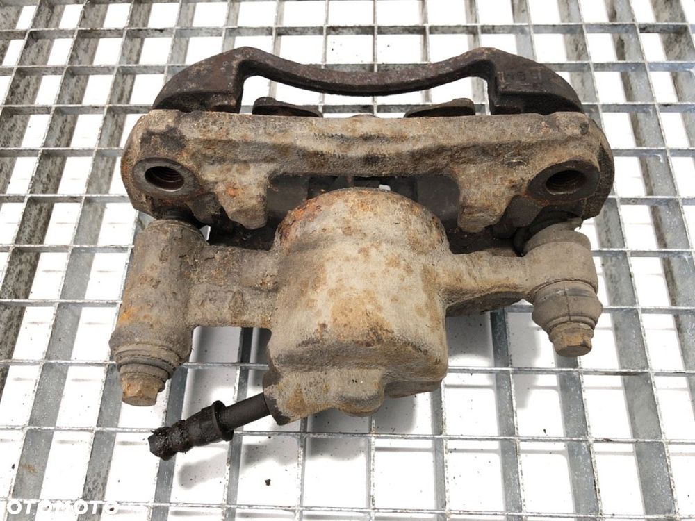 ZACISK PRAWY PRZÓD  MERCEDES-BENZ VITO Autobus (W638) 1996 - 2003 110 TD 2.3 (638.174) 72 kW [98 - 3