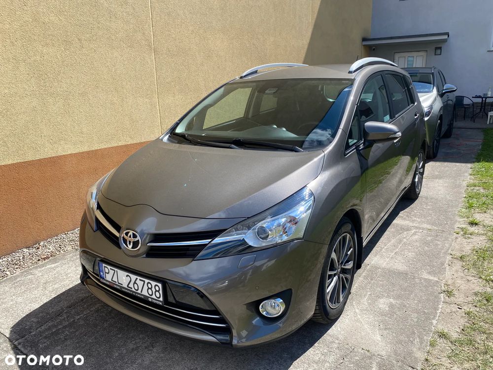 Toyota Verso 1.8 Prestige 7os - 1