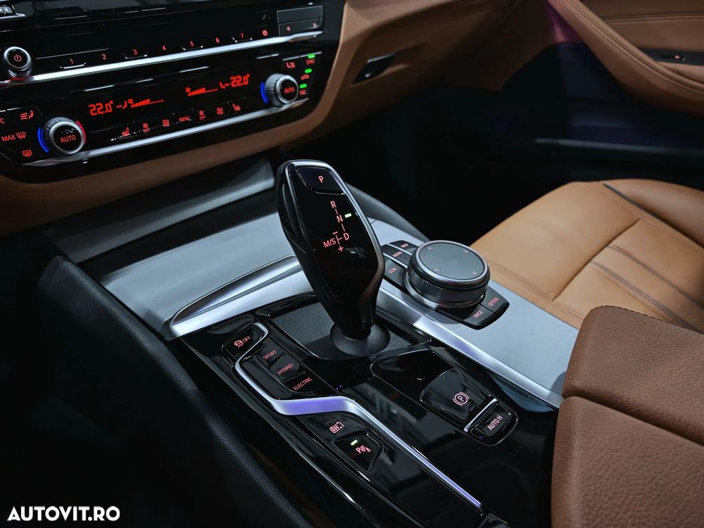 BMW Seria 5 530e Aut. - 27