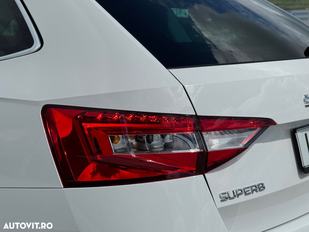 Skoda Superb 2.0 TDI DSG Sportline - 11