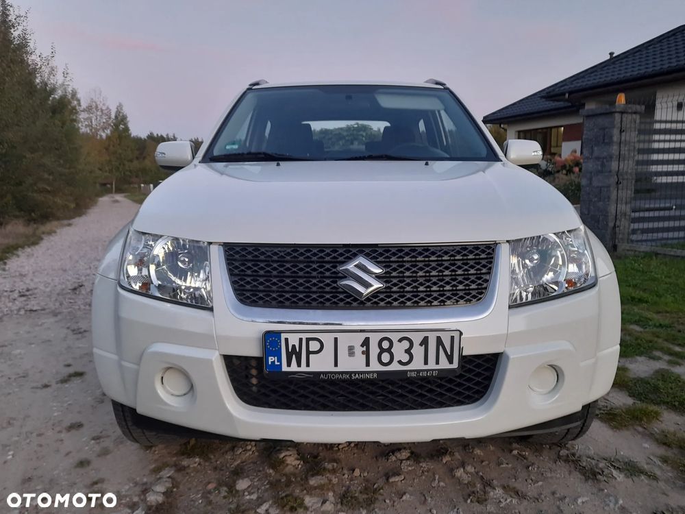 Suzuki Grand Vitara 1.6 Black&White - 2