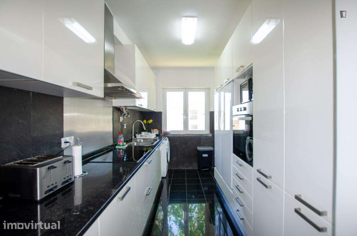 Quarto - localizado em Oeiras Lisbon - Grande imagem: 2/29