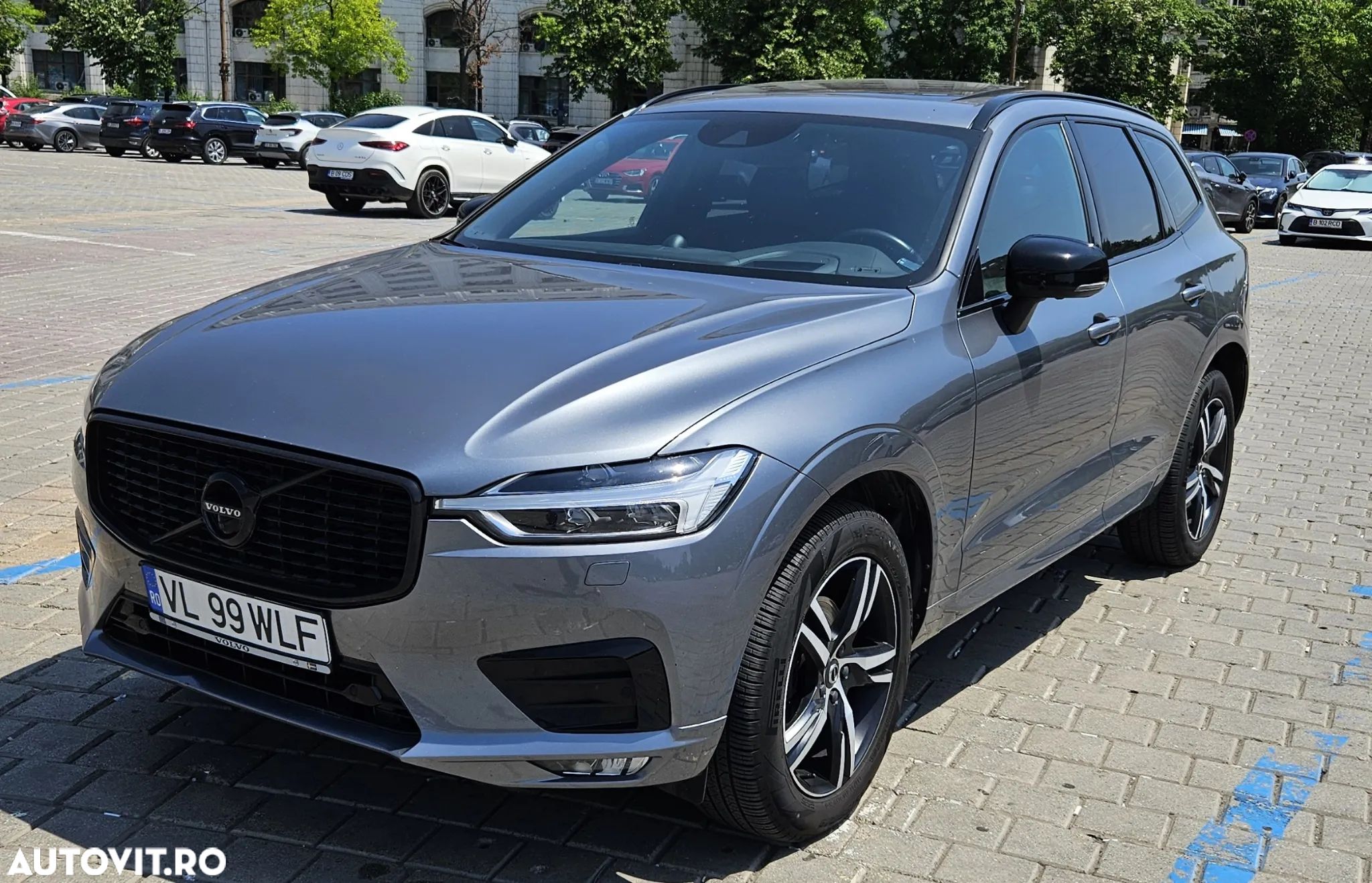 Volvo XC 60 D4 R-Design - 1