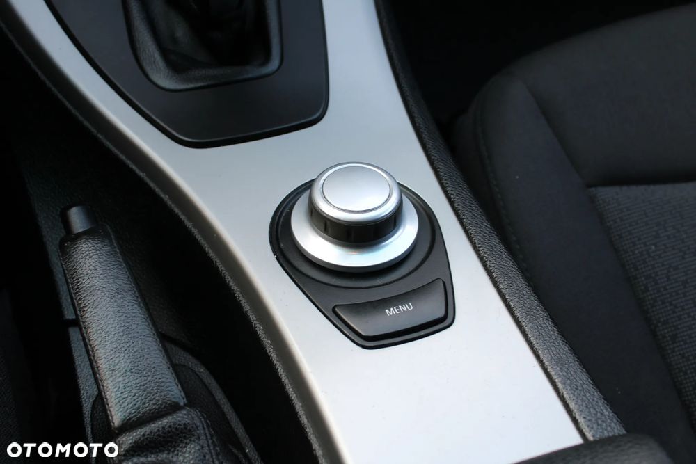 BMW Seria 3 318i Edition Exclusive - 27