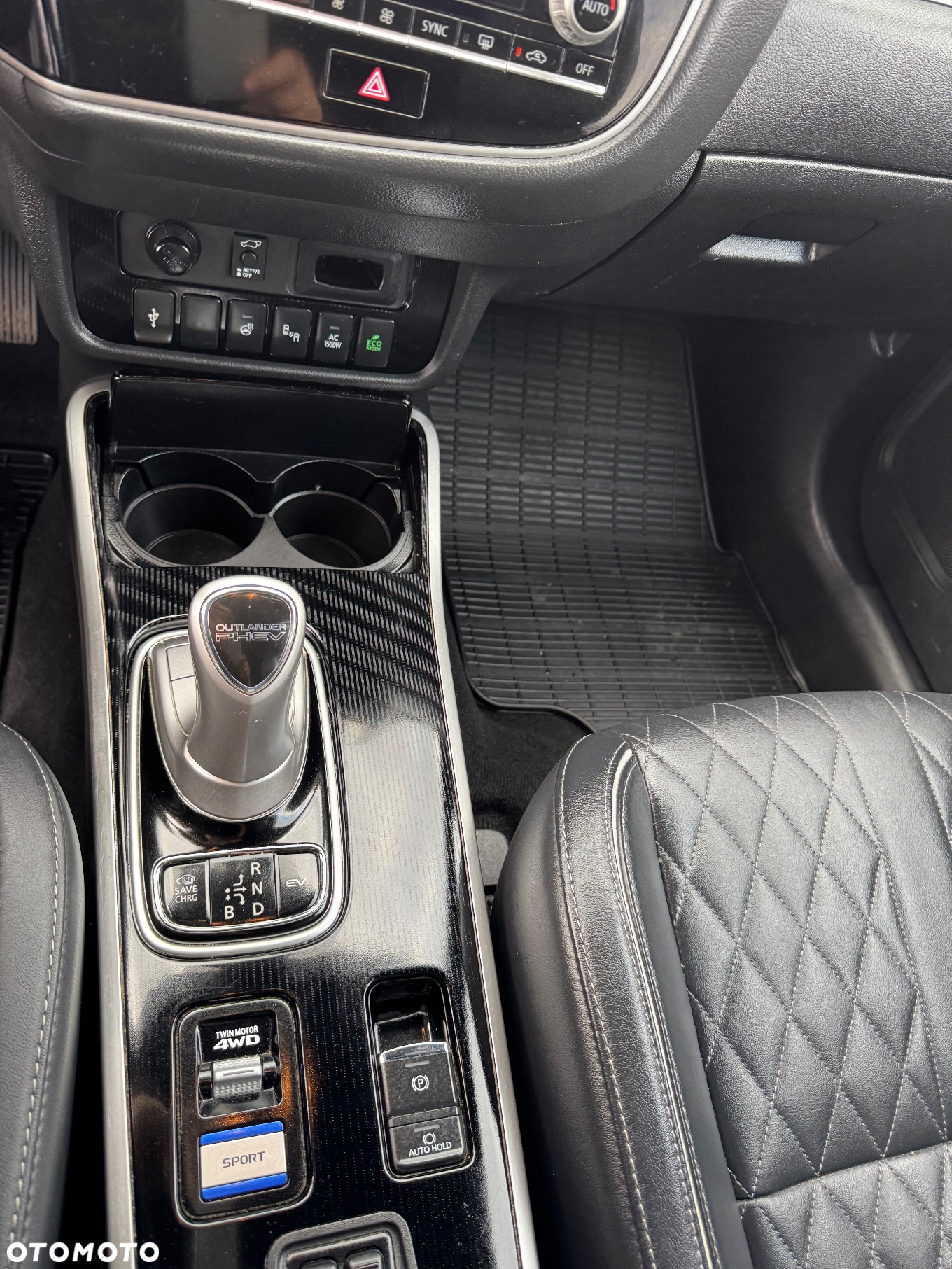 Mitsubishi Outlander 2.4 4WD Plug-In Hybrid Diamant+ - 29