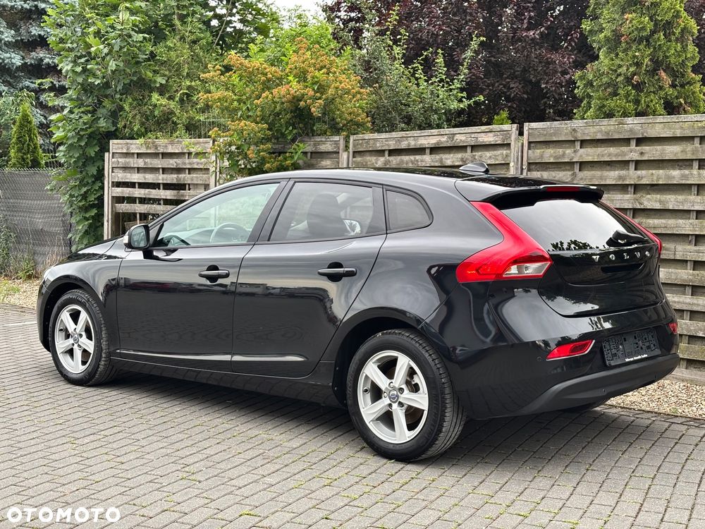 Volvo V40 D2 Momentum - 4