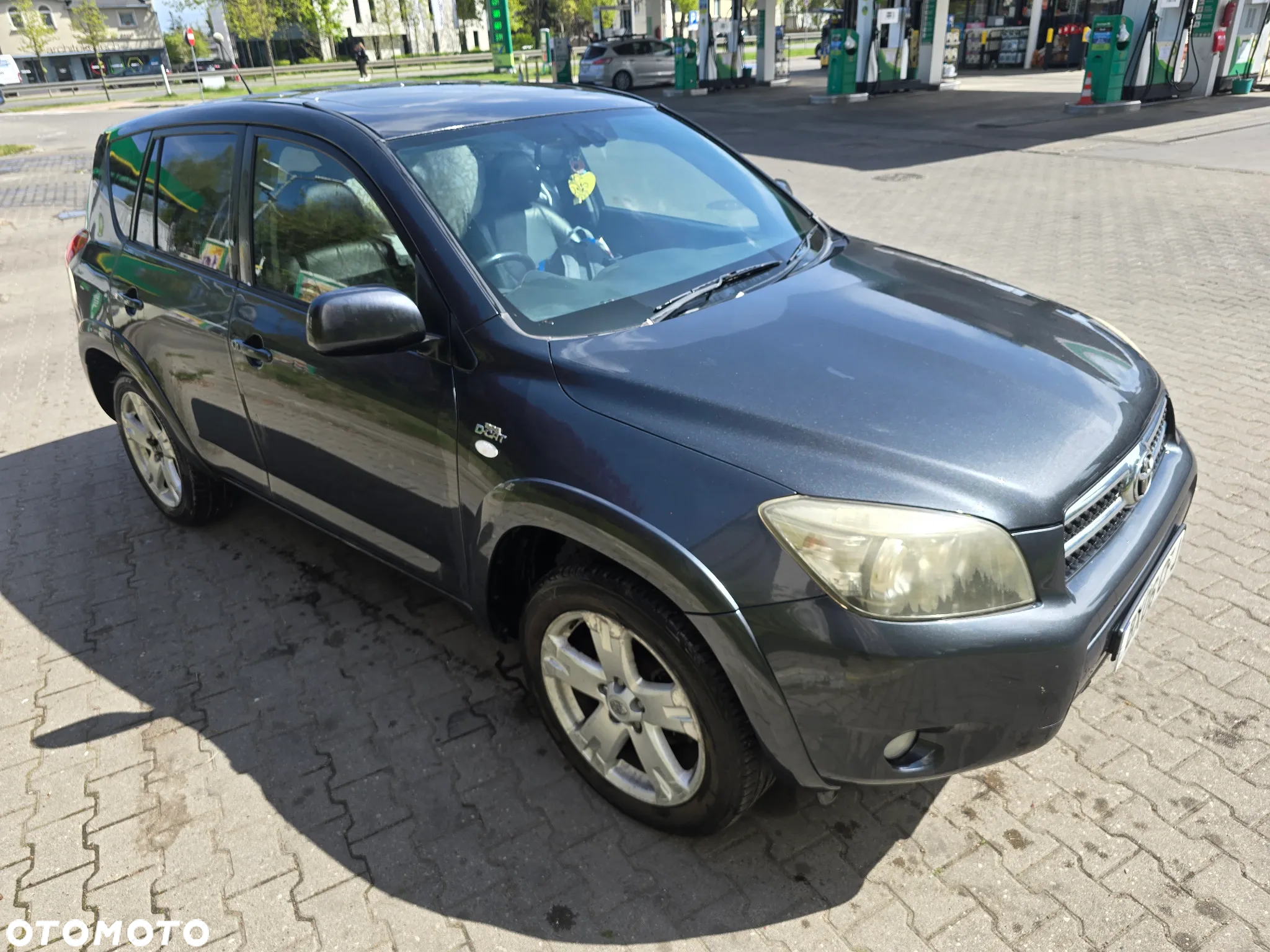Toyota RAV4 - 8