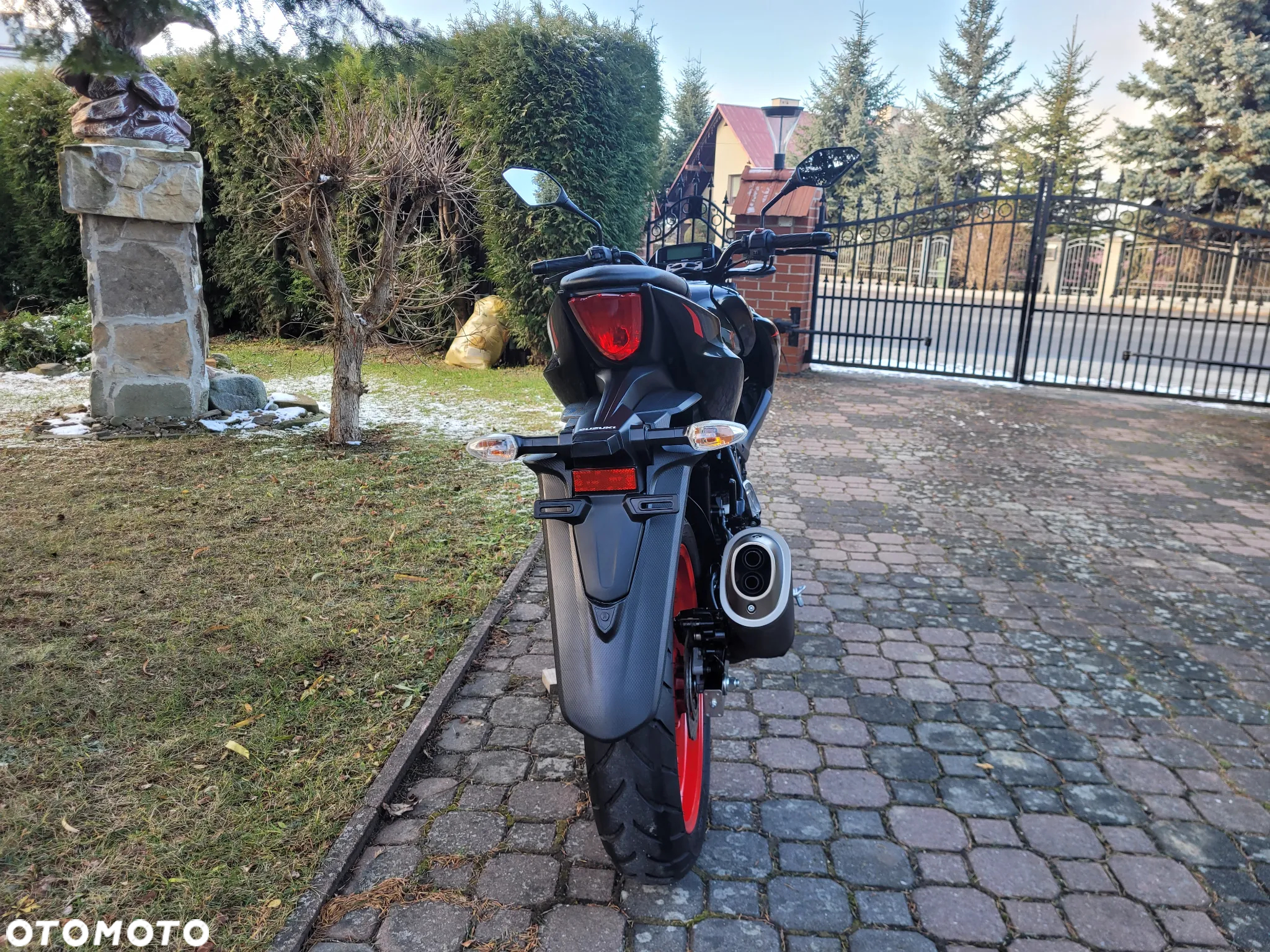 Suzuki GSX - 28