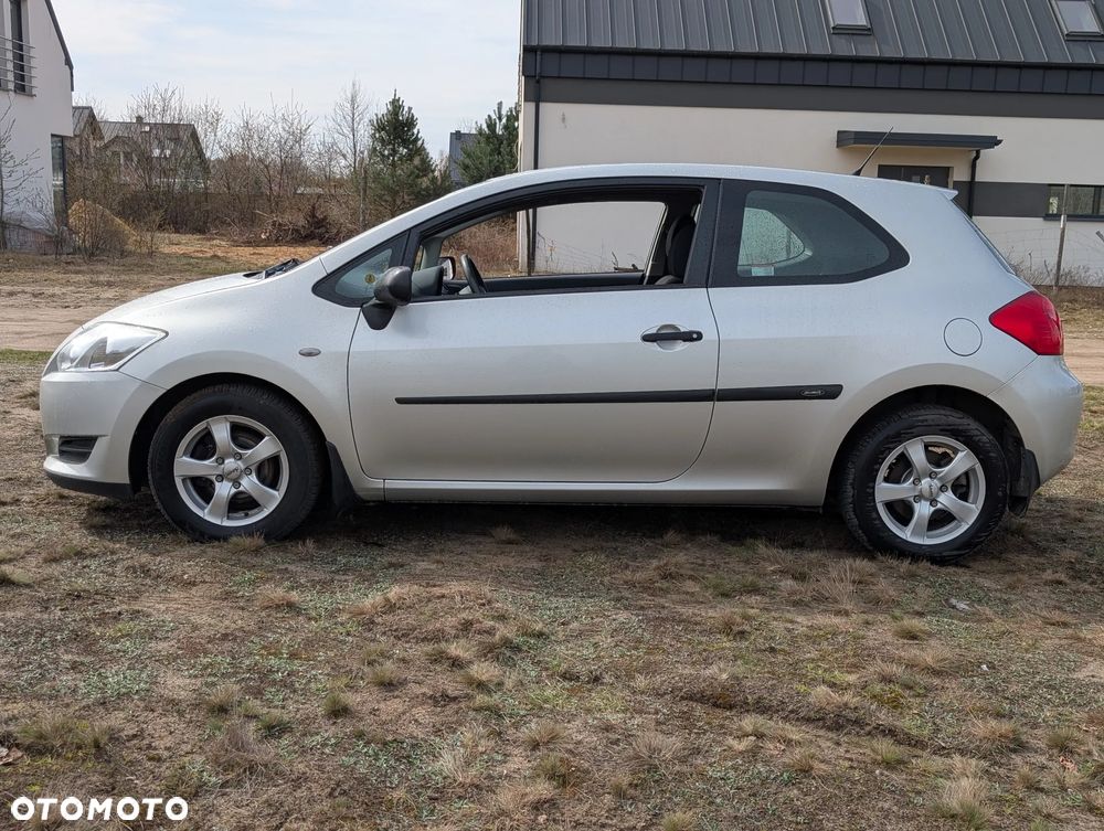 Toyota Auris 1.4 VVT-i Luna - 3