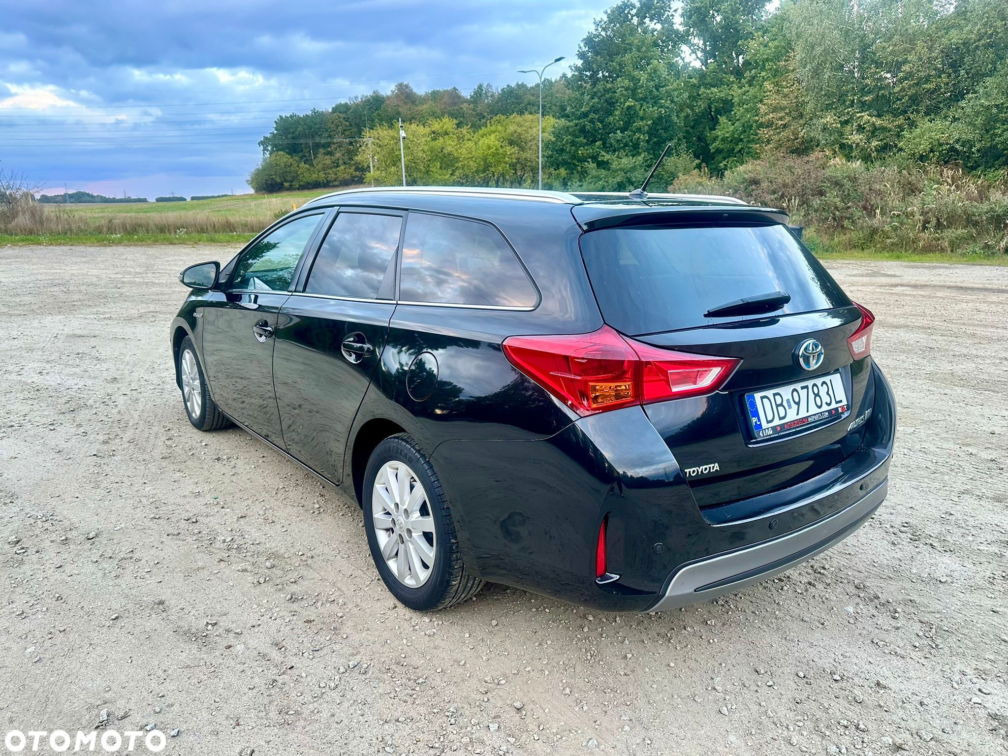 Toyota Auris 1.8 VVT-i Hybrid Automatik Touring Sports Edition - 10