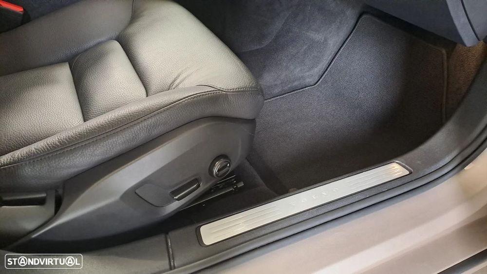 Volvo V60 2.0 B4 Momentum Core Geartronic - 18