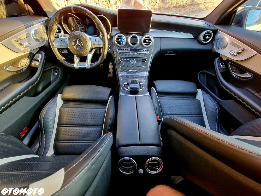 Mercedes-Benz Klasa C AMG 63 Coupe S AMG Speedshift 7G-MCT - 32