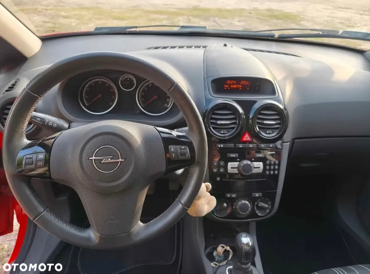 Opel Corsa 1.4 16V Cosmo - 6