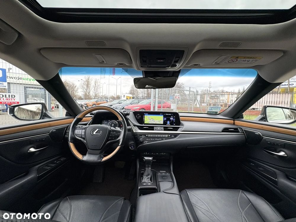 Lexus ES 300h Omotenashi - 25