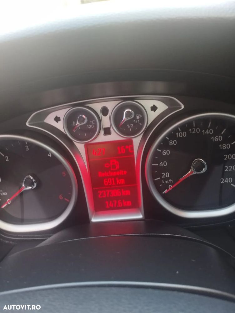 Ford Focus 1.6 TDCi Ambiente - 10