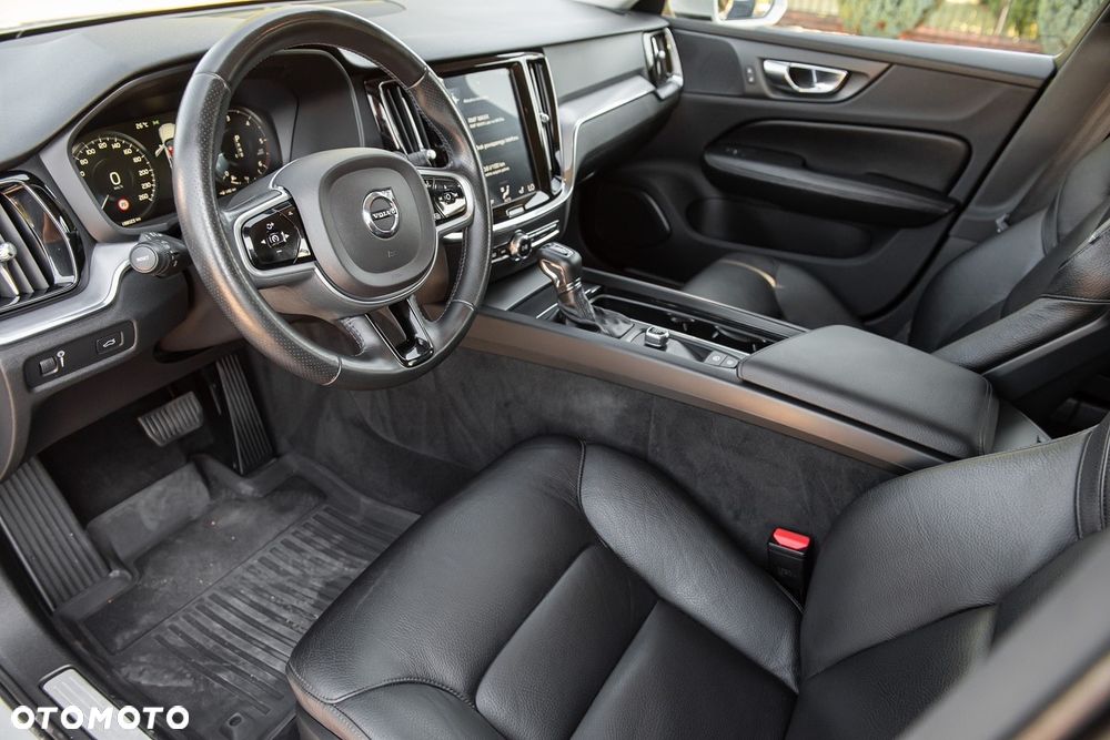 Volvo V60 D4 AWD Geartronic Momentum - 19