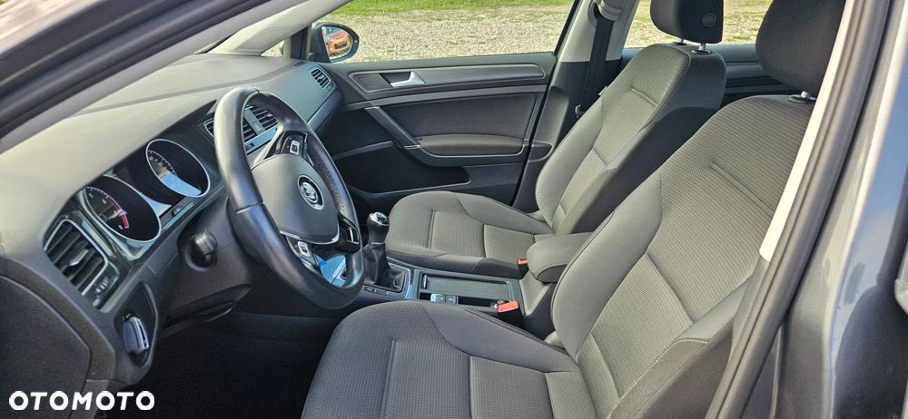 Volkswagen Golf - 18