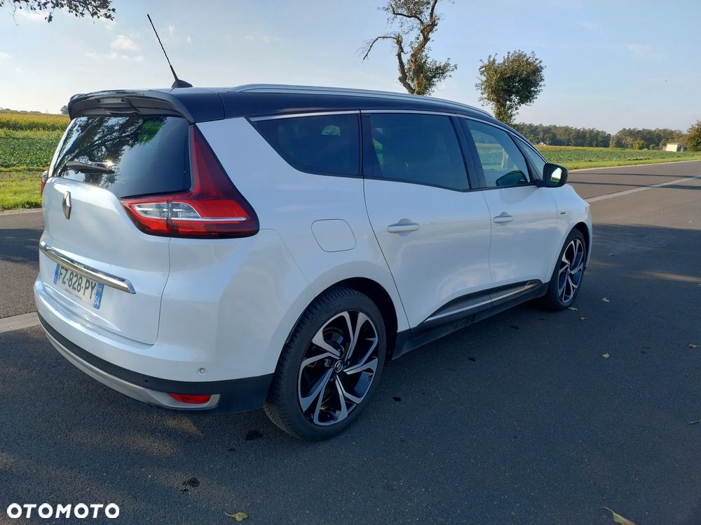 Renault Grand Scenic - 12