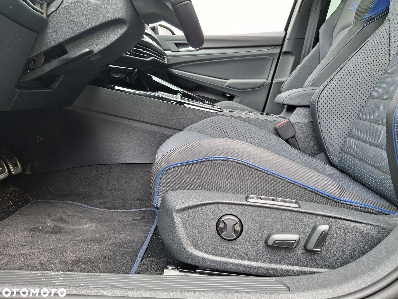 Volkswagen Golf - 18