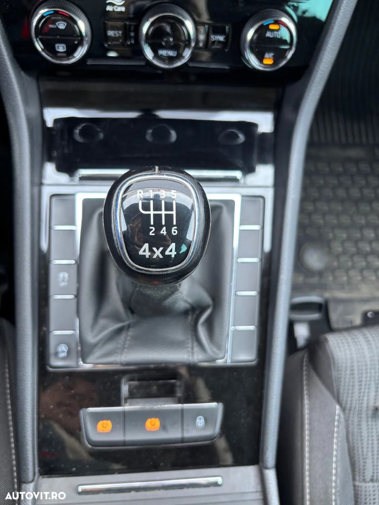 Skoda Superb 2.0 TDI 4X4 Ambition - 8