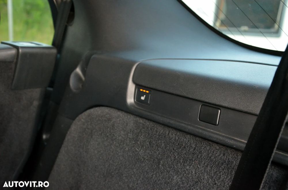 Land Rover Discovery 2.0 L SD4 Ingenium HSE Luxury - 12