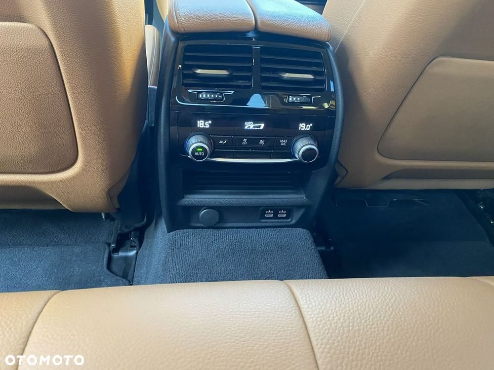BMW Seria 5 530i xDrive mHEV Luxury Line - 24