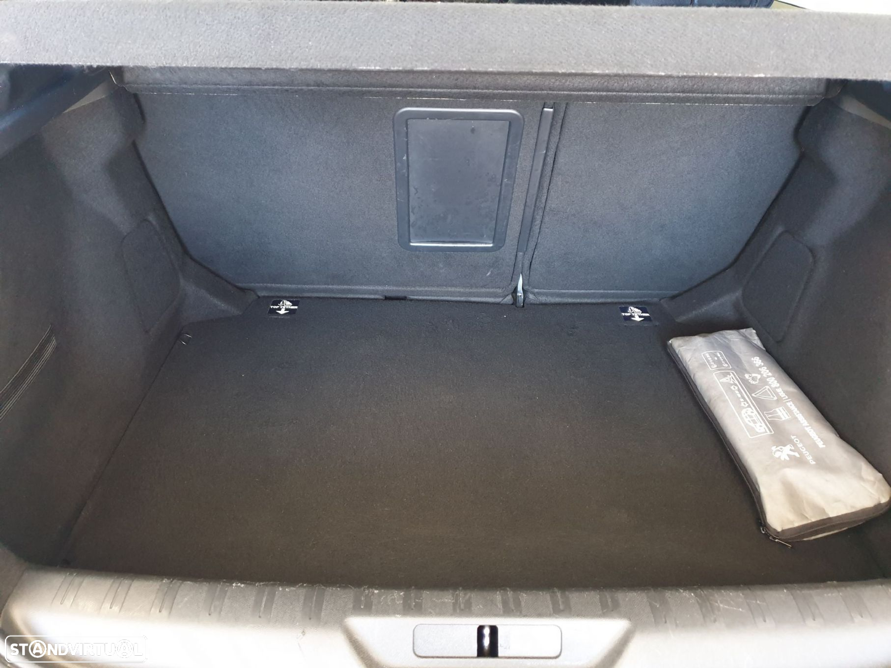 Peugeot 308 1.5 BlueHDi Style J17 - 28