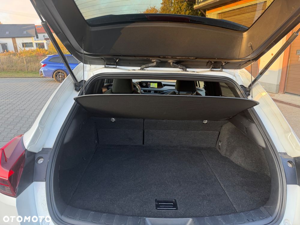 Lexus UX 250h - 13