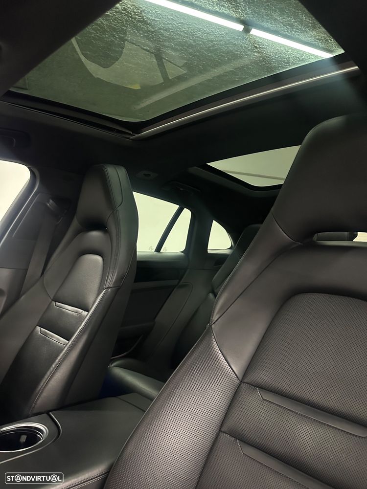 Porsche Panamera Sport Turismo 4 E-Hybrid Edition 10 Anos - 17